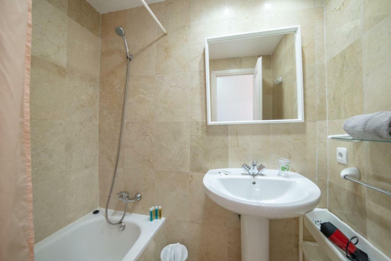 Lightbooking A29 Arenas Apartment